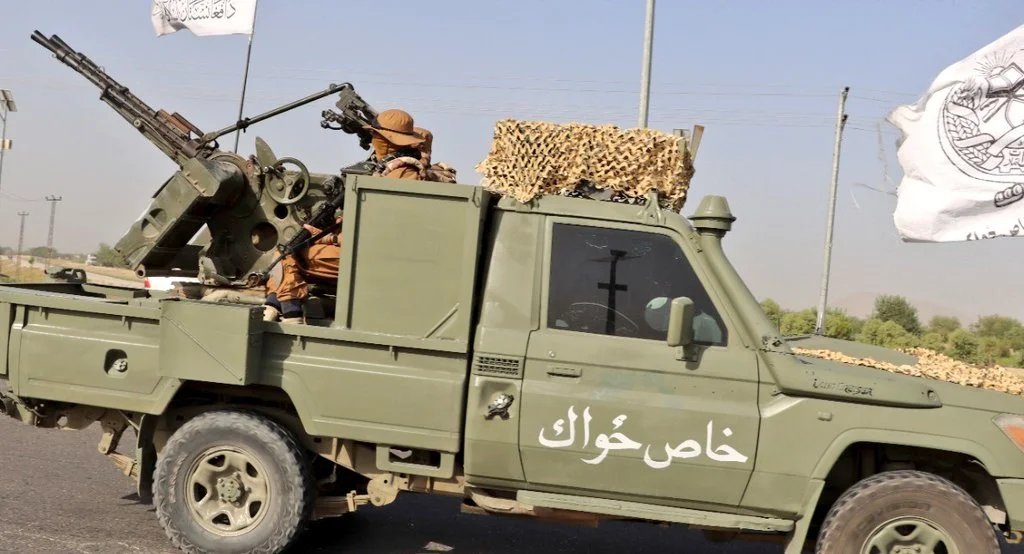  Figure: A Toyota Landcruiser Pickup Truck with an anti-air gun mounted on drives through Kandahar belonging to Khas Zwak (Special Force) of the Taliban’s Supreme Leader. Source: X  