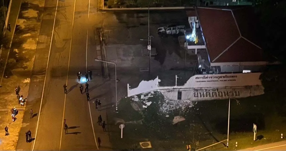 News graphic showing the car bomb scene outside the Tanyong police station.